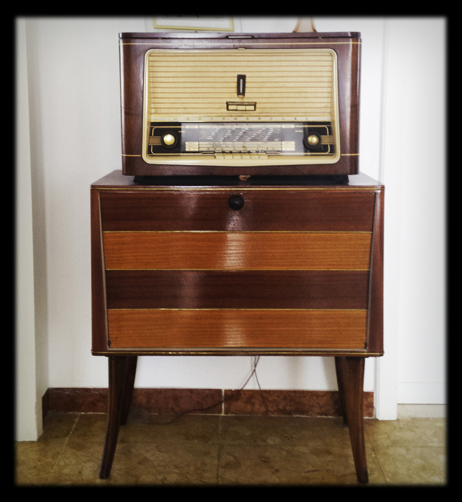 La vecchia radio della zia